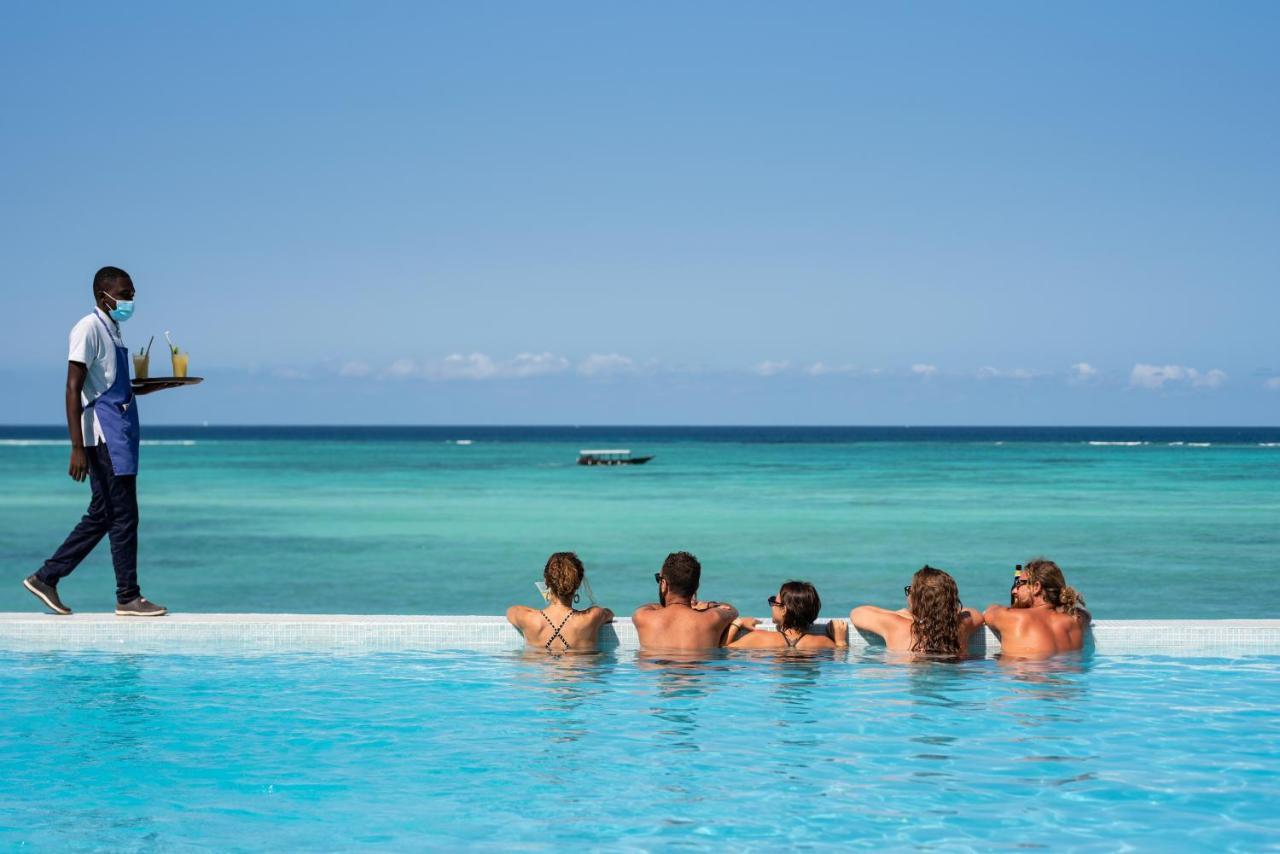 Hotel Nungwi Dreams By Mantis Esterno foto A pool at the resort
