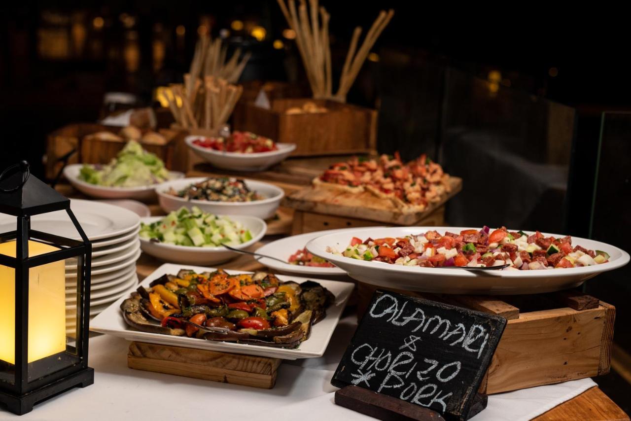 Hotel Nungwi Dreams By Mantis Esterno foto A selection of tapas