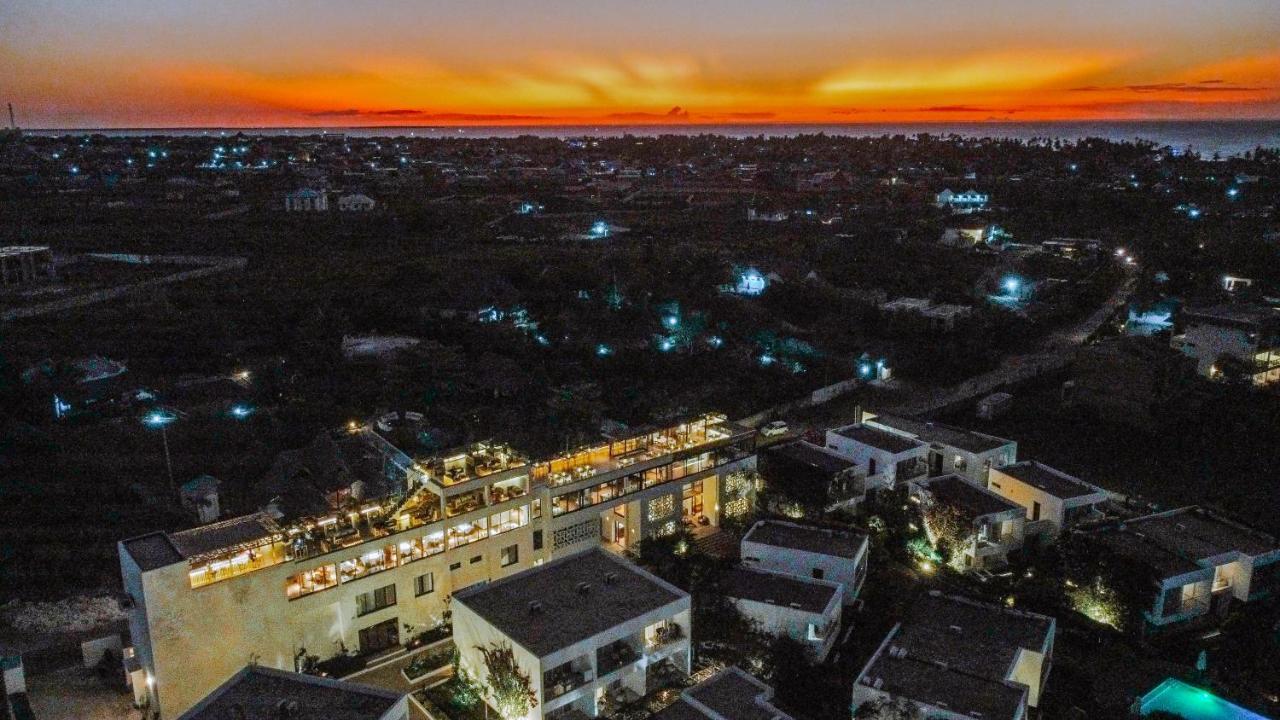 Hotel Nungwi Dreams By Mantis Esterno foto Sunset over the city